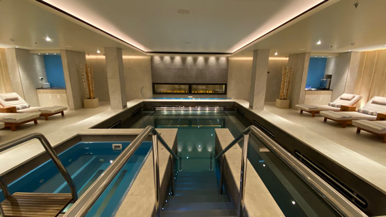 Viking Saturn spa thermal pool